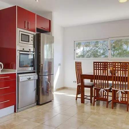 Binibequer Vell Sleeps 6 Pool Air Con Wifi