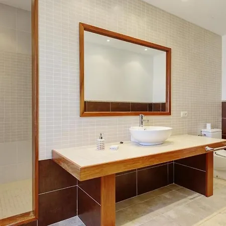 Binibequer Vell Sleeps 6 Pool Air Con Wifi Willa