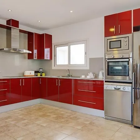 Binibequer Vell Sleeps 6 Pool Air Con Wifi Villa